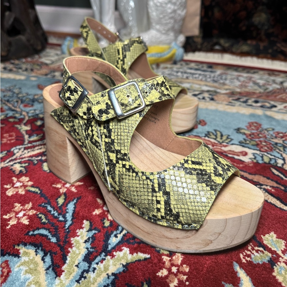 Snake Platform Wooden Clog Sandal Size 8